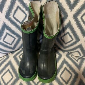 Bogs Black and Green Kids Boots 10